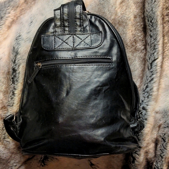 🌷Vegan Leather Backpack - Picture 3 of 16